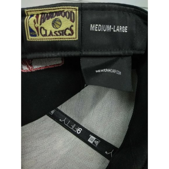 Chicago Bulls Baseball Cap New Era 59Fifty Windy City Hat Embroidered HWClassics - Picture 9 of 11